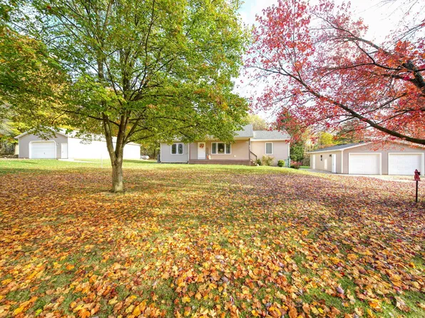 1099 Fairview Hwy, Charlotte, MI 48813