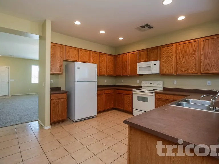 7022 W Carson Rd — Photo 9