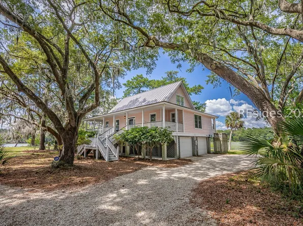 1 Cameroon Dr, Beaufort, SC 29907