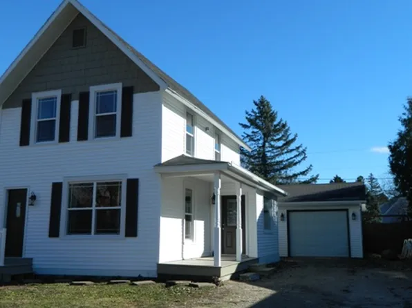 708 Wyman St, New London, WI 54961