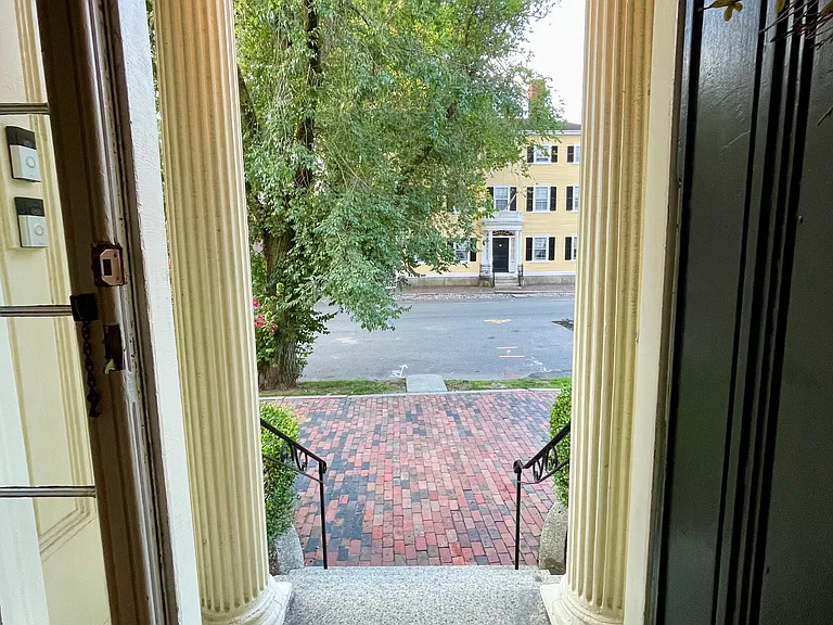 24 Chestnut St #2 — Photo 4