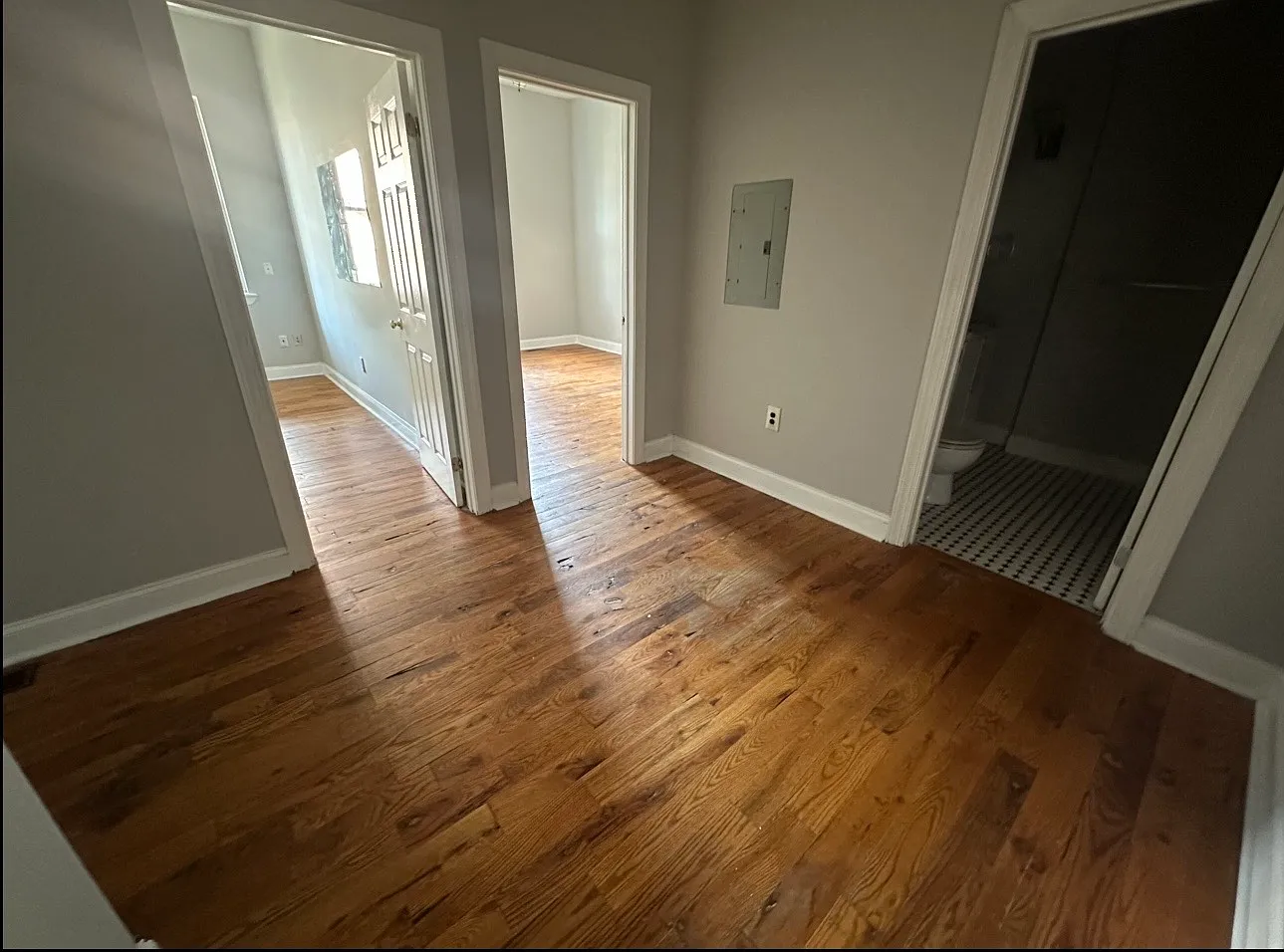 2 bed, 950 sqft, $1,500 — Photo 3