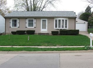 2324 29th St SW, Cedar Rapids, IA 52404