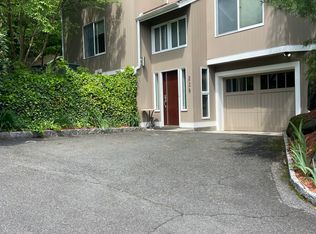 228 Pemberwick Rd, Greenwich, CT 06831