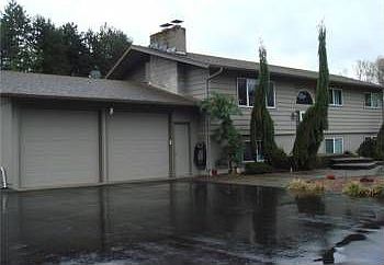 1st image of 120 Bond Dr
