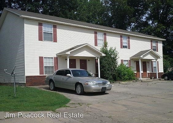 1st image of 807 W Elm St APT 4C