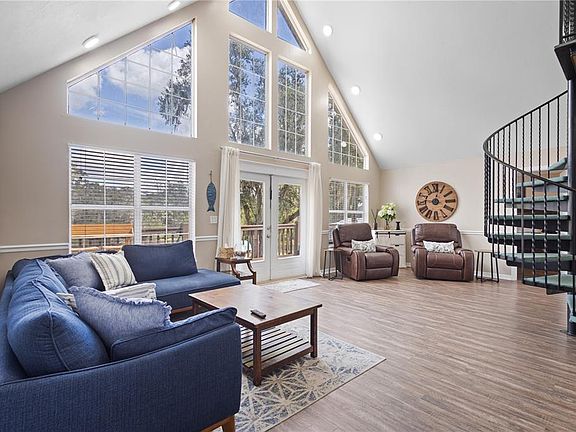 3rd image of 190 SE RIVERSIDE WEST DRIVE