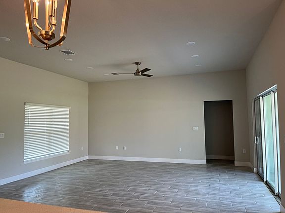 5th image of 14 Prince John Ln