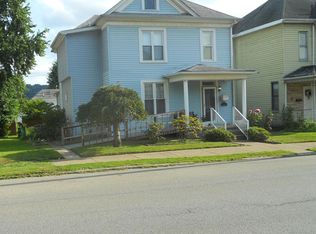 1105 7th St, Moundsville, WV 26041