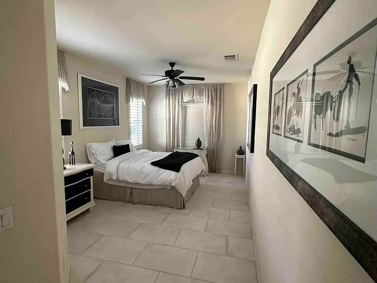 82154 Travolta Ave #82154 — Photo 4