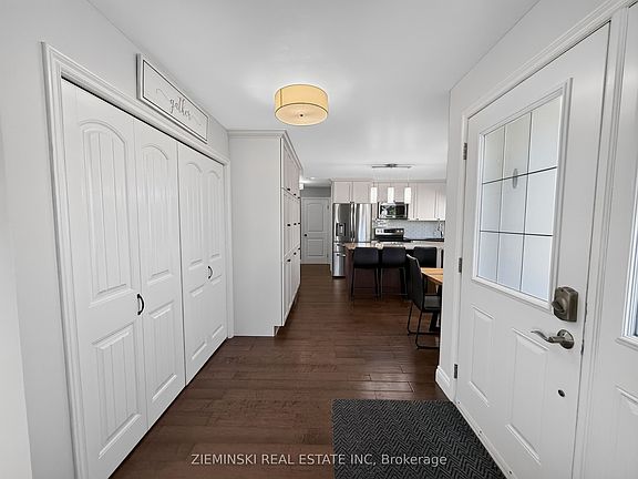 2nd image of 403 Young St
