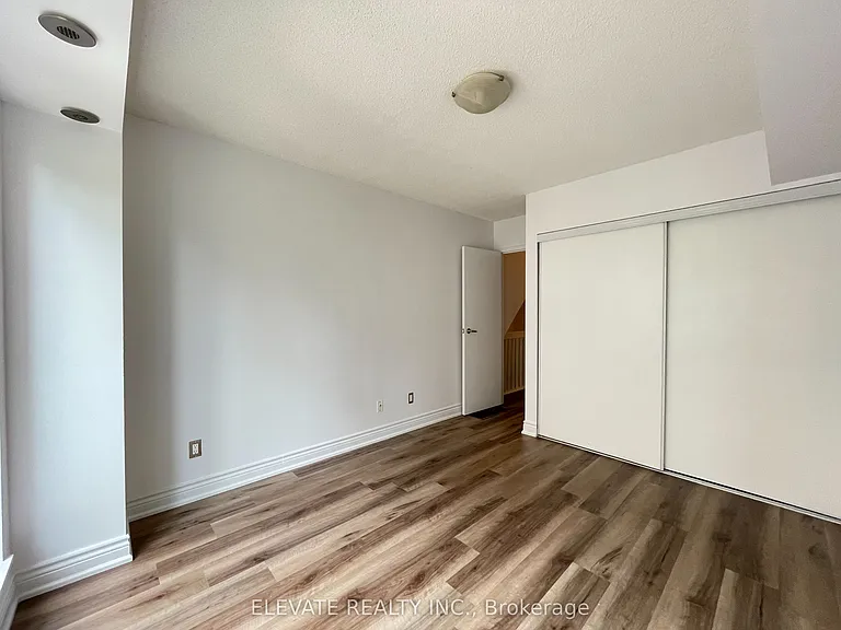42 Western Battery Rd #706 — Photo 12