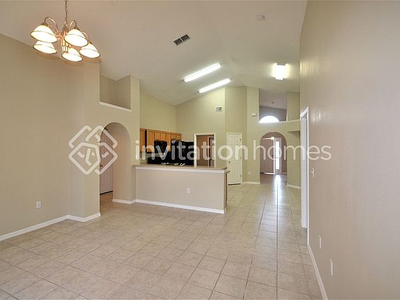 3rd image of 3921 Blackberry Cir