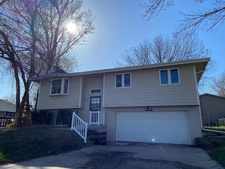 13835 Greenfield Rd — Photo 1