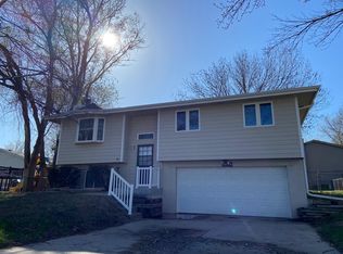 13835 Greenfield Rd, Omaha, NE 68138