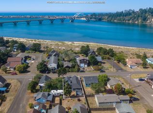 945 NE Commercial St, Waldport, OR 97394