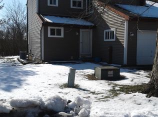 27 Mayapple Ln #27, West Henrietta, NY 14586