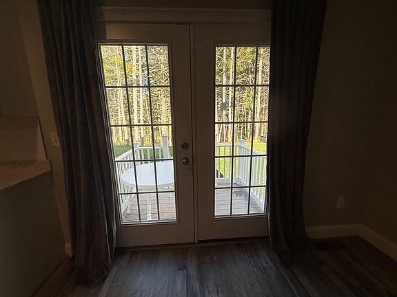 3rd image of 91B Kennard Rd #B