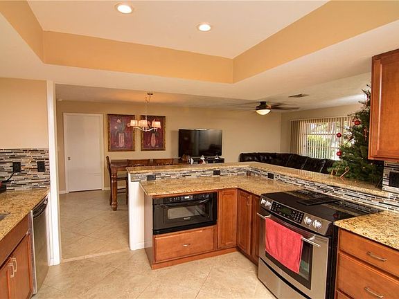 3rd image of 1638 Pomelo Dr