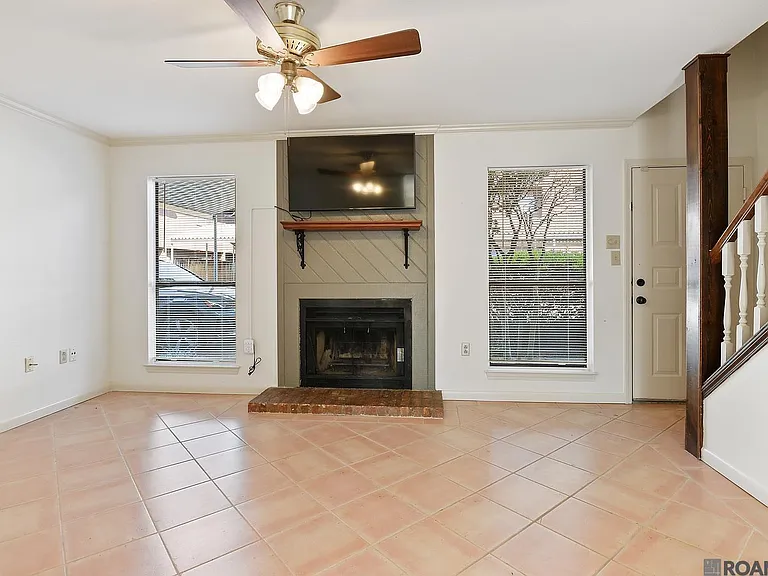 956 Ridgepoint Ct #15C — Photo 2