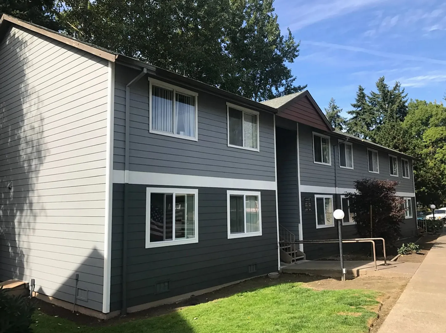 Willow Creek Apartments — Photo 1