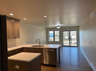 1442 Lakeview Dr, Fort Atkinson, WI 53538