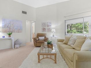 660 Wiggins Bay Dr, Naples, FL 34110