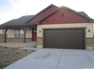 9707 N Grenada Ln, Eagle Mountain, UT 84005
