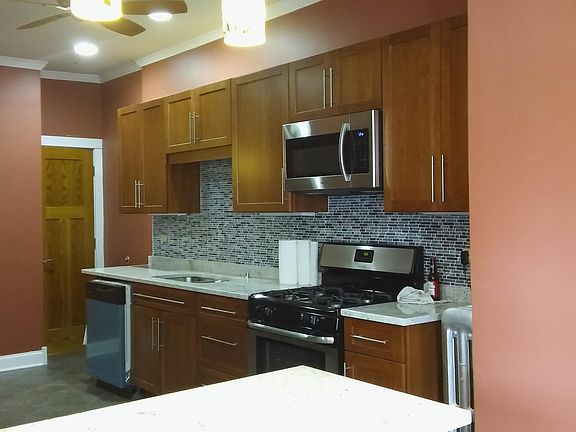 2nd image of 1311 W Elmdale Ave #1