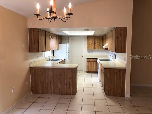 2nd image of 402 Buttonwood Dr
