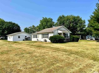 1706 15th Ave, Viola, IL 61486