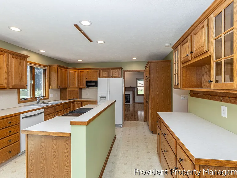 1030 73rd St SE — Photo 10