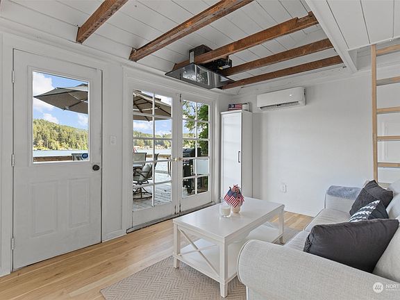 4th image of 1207 Summit Lake Shore Road NW