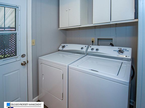 5th image of 221 Sandstone Dr