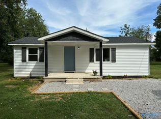 123 McCollum Ln, New Market, AL 35761