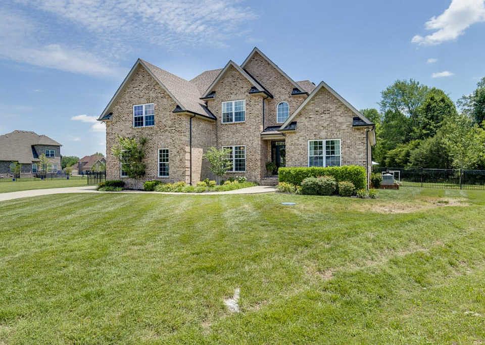 1st image of 114 Hyacinth Ct