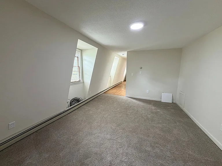 682 Beech St #6 — Photo 8