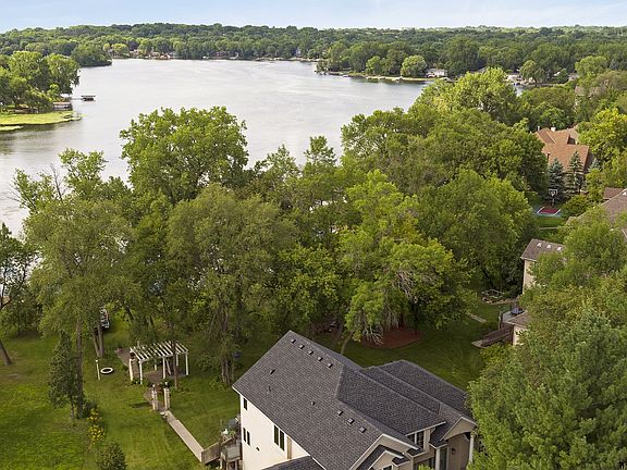 3rd image of 15722 Lac Lavon Dr