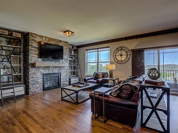 2nd image of 535 Riverpointe Dr Unit 1