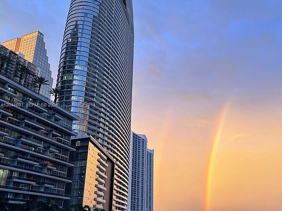 2nd image of 300 Biscayne Boulevard Way #1909