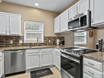 1032 NE Palmblad Dr, Gresham, OR, 97030