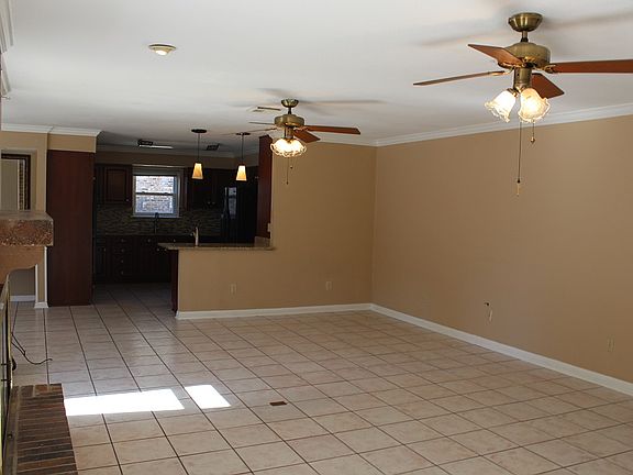 4th image of 3541 Red Oak Ct