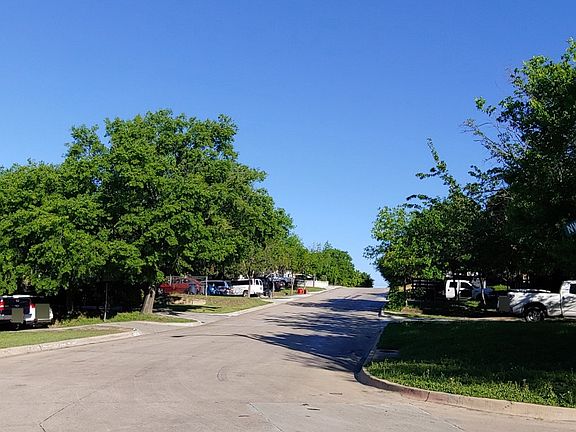 4th image of 2122 NW 23rd St