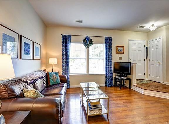 3rd image of 2924 Mary Beth Ln #2924