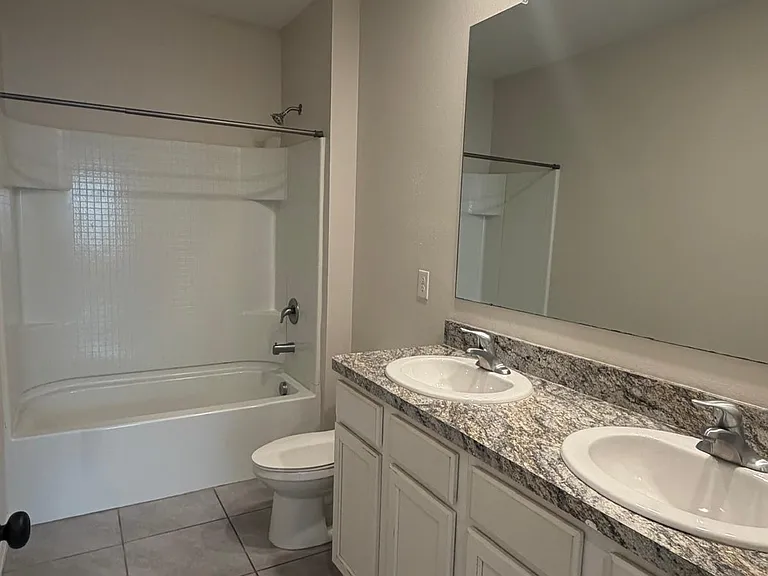 225 Gina Ln — Photo 17