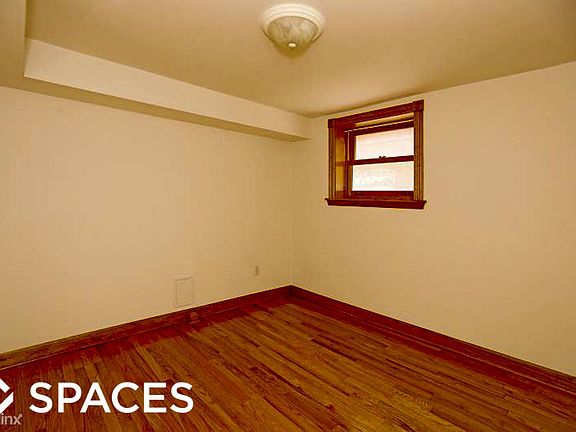 3rd image of 3638 N Keeler Ave APT Gdn