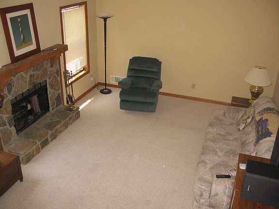 4th image of 355 Sea Holly Cir