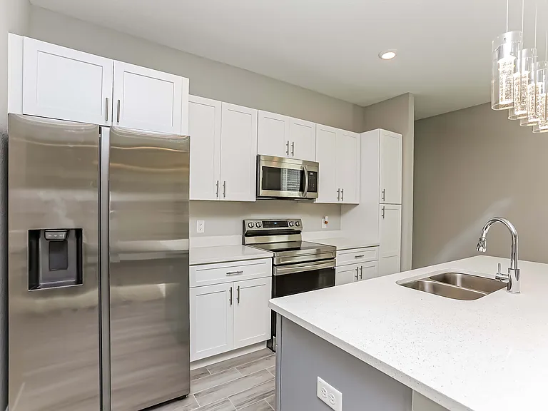 344 Hibiscus Dr — Photo 2