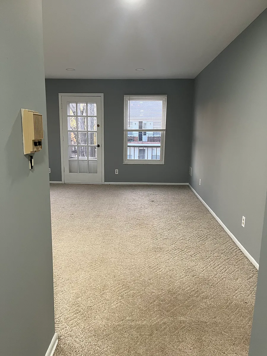 Building Photo - 3217 Glanzman Rd #70X