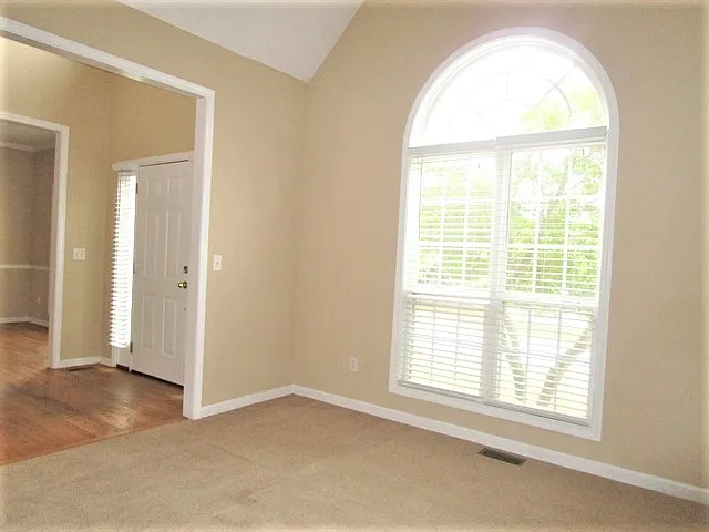 2420 Queensboro Ln — Photo 2